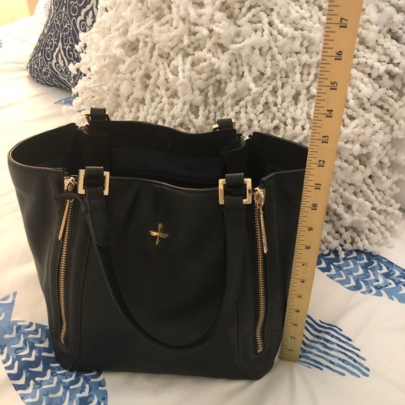 Pour la Victoire black leather bag with gold detail - Picture 3 of 8